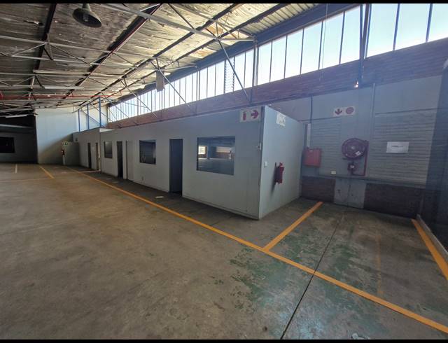 2,479M² WAREHOUSE TO LET IN BENROSE